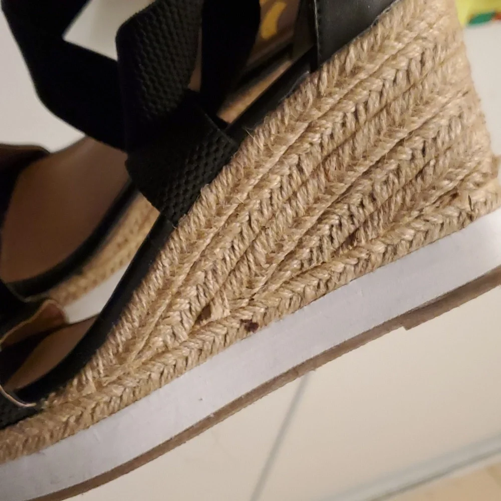 Sandals - Picture 4 of 7